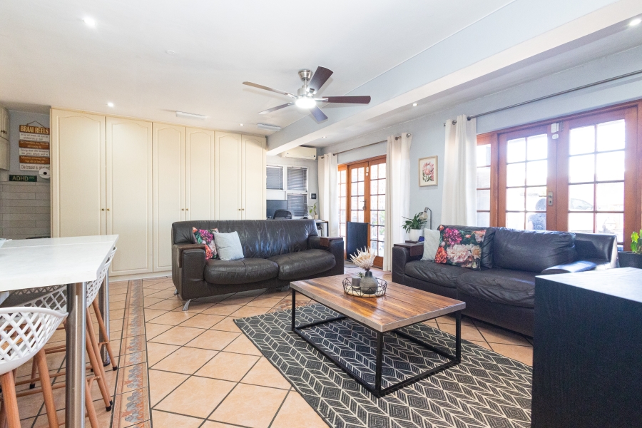 10 Bedroom Property for Sale in Plattekloof Western Cape